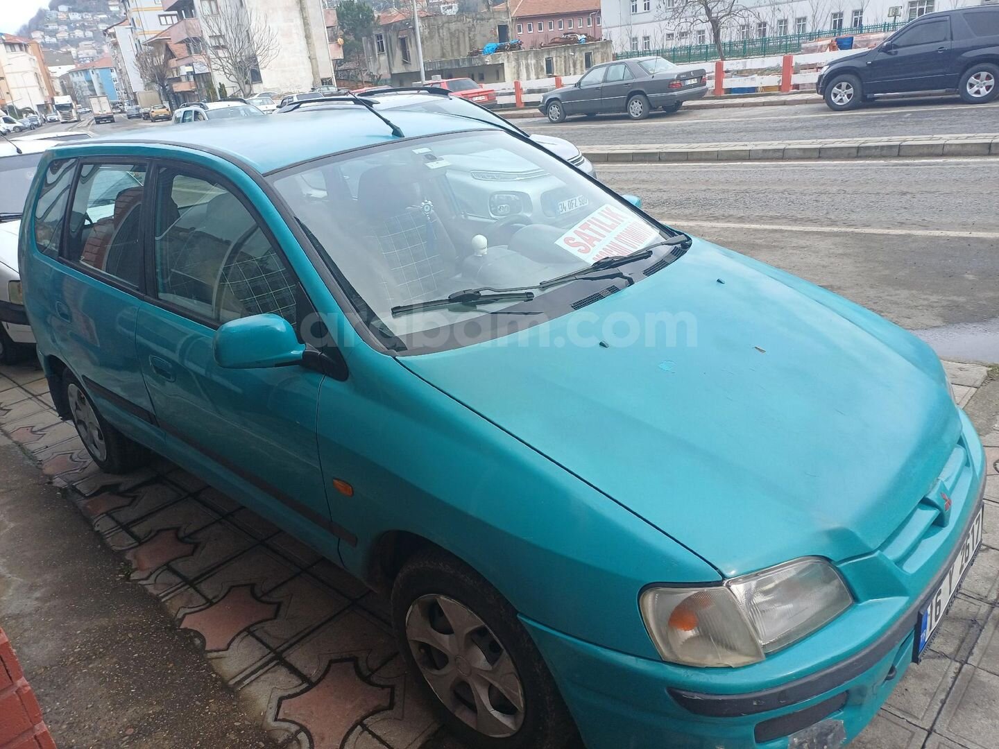 Galeriden Mitsubishi Space Star 1.3 Family 2000 Model Zonguldak 361.000 km Yeşil 6