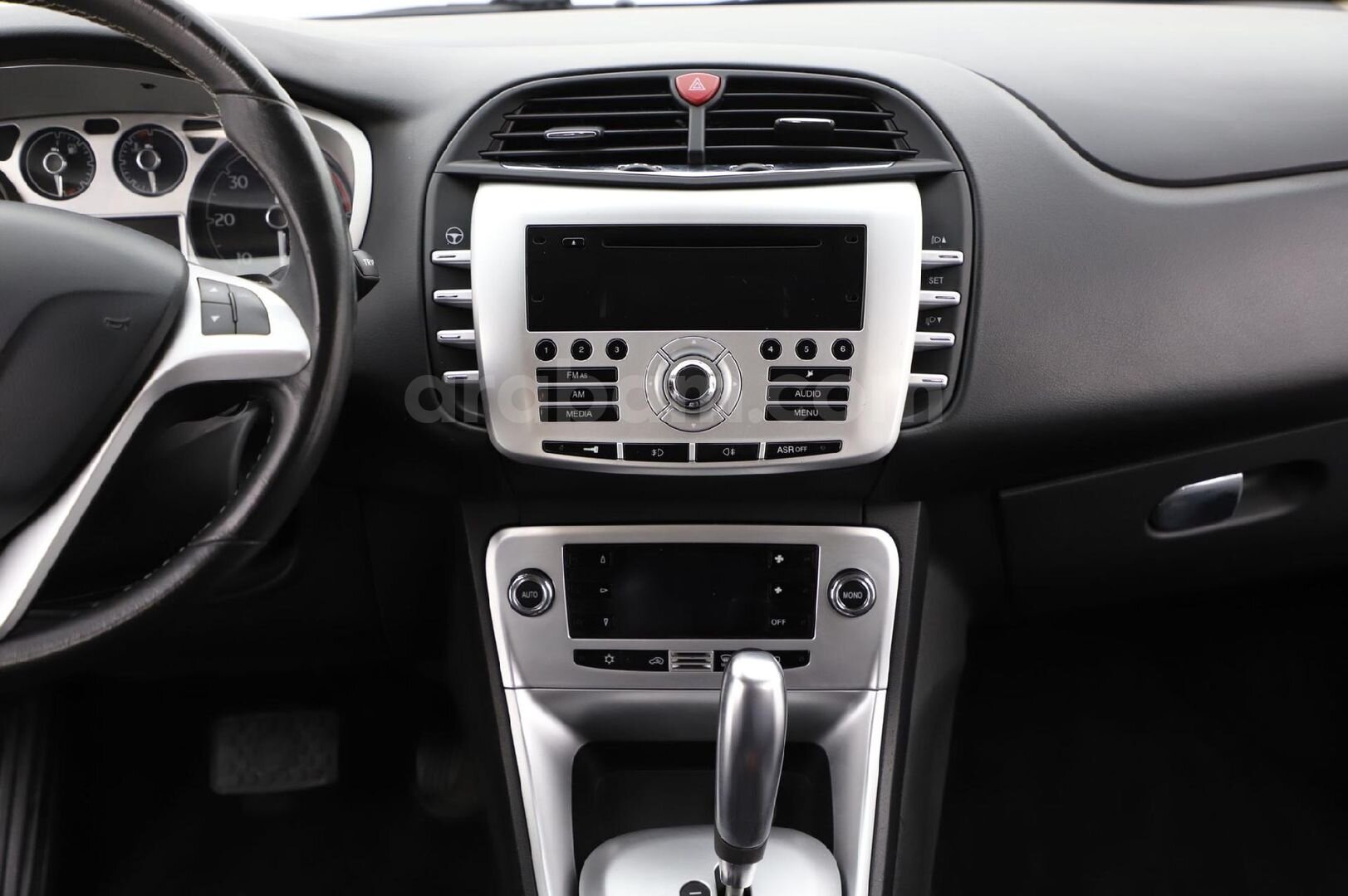 Sahibinden Lancia Delta 1.6 MJet 2013 Model Niğde 136.700 km Beyaz 5