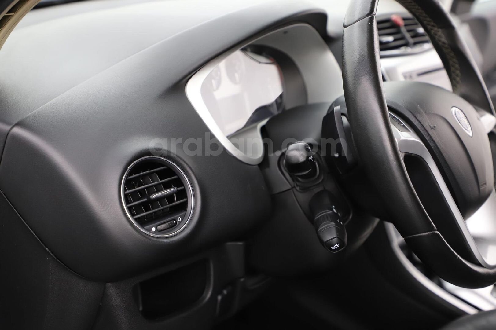Sahibinden Lancia Delta 1.6 MJet 2013 Model Niğde 136.700 km Beyaz 4
