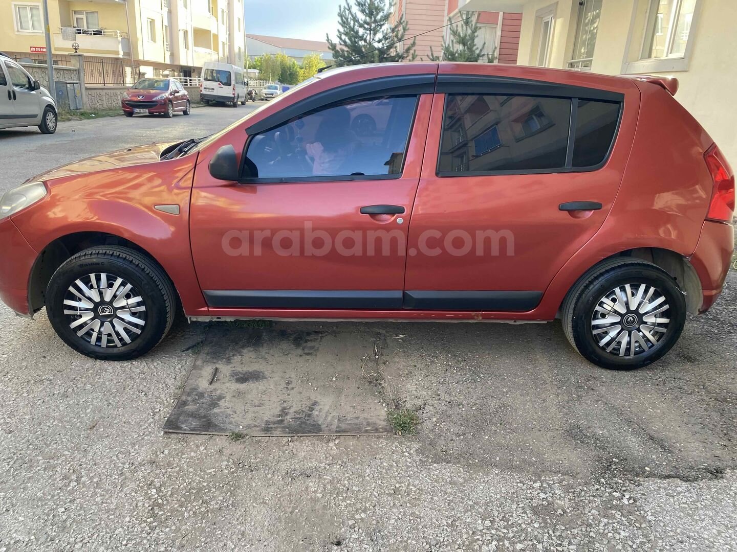 Sahibinden Dacia Sandero 1.4 Ambiance 2009 Model 200.000 km Kırmızı 5