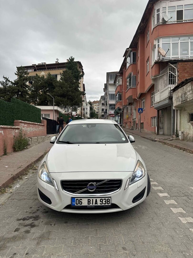 Sahibinden Volvo S60 2.0 D Premium 2011 Model 1
