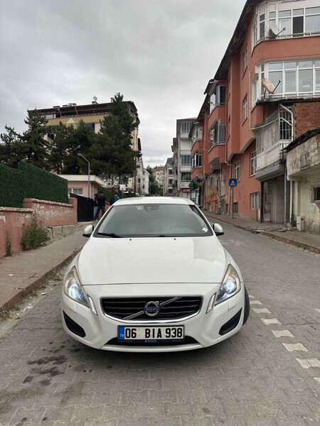 Sahibinden Volvo S60 2.0 D Premium 2011 Model 1