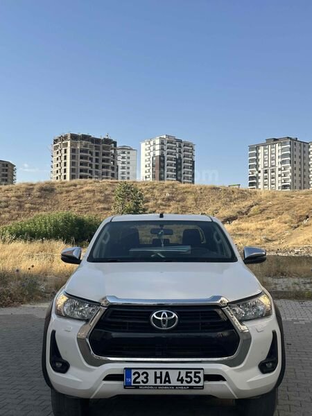 Sahibinden Toyota Hilux 2.4 D-4D 4x2 Adventure 2022 Model