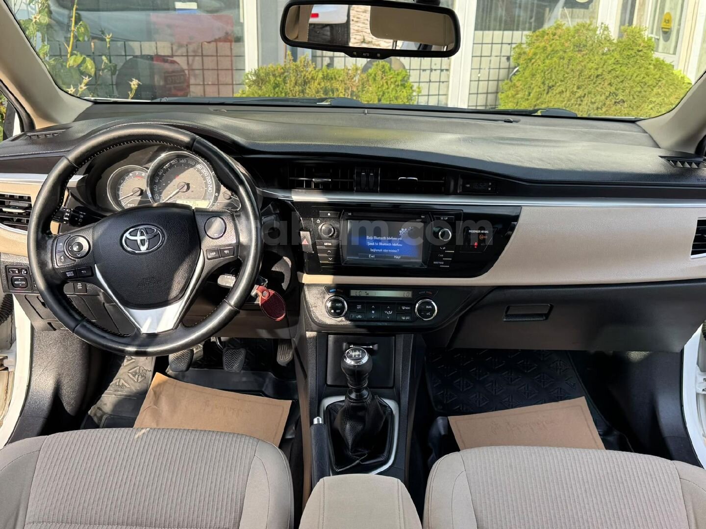Galeriden Toyota Corolla 1.6 Advance 2014 Model Van 193.000 km Beyaz 6