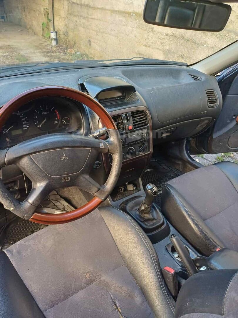 MOTORU VE MUAYENESİ YENİ CARİSMA 2000 4