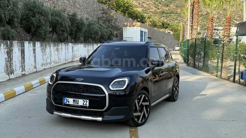 Sahibinden Mini Countryman E Favoured 2024 Model 35.000 km Siyah