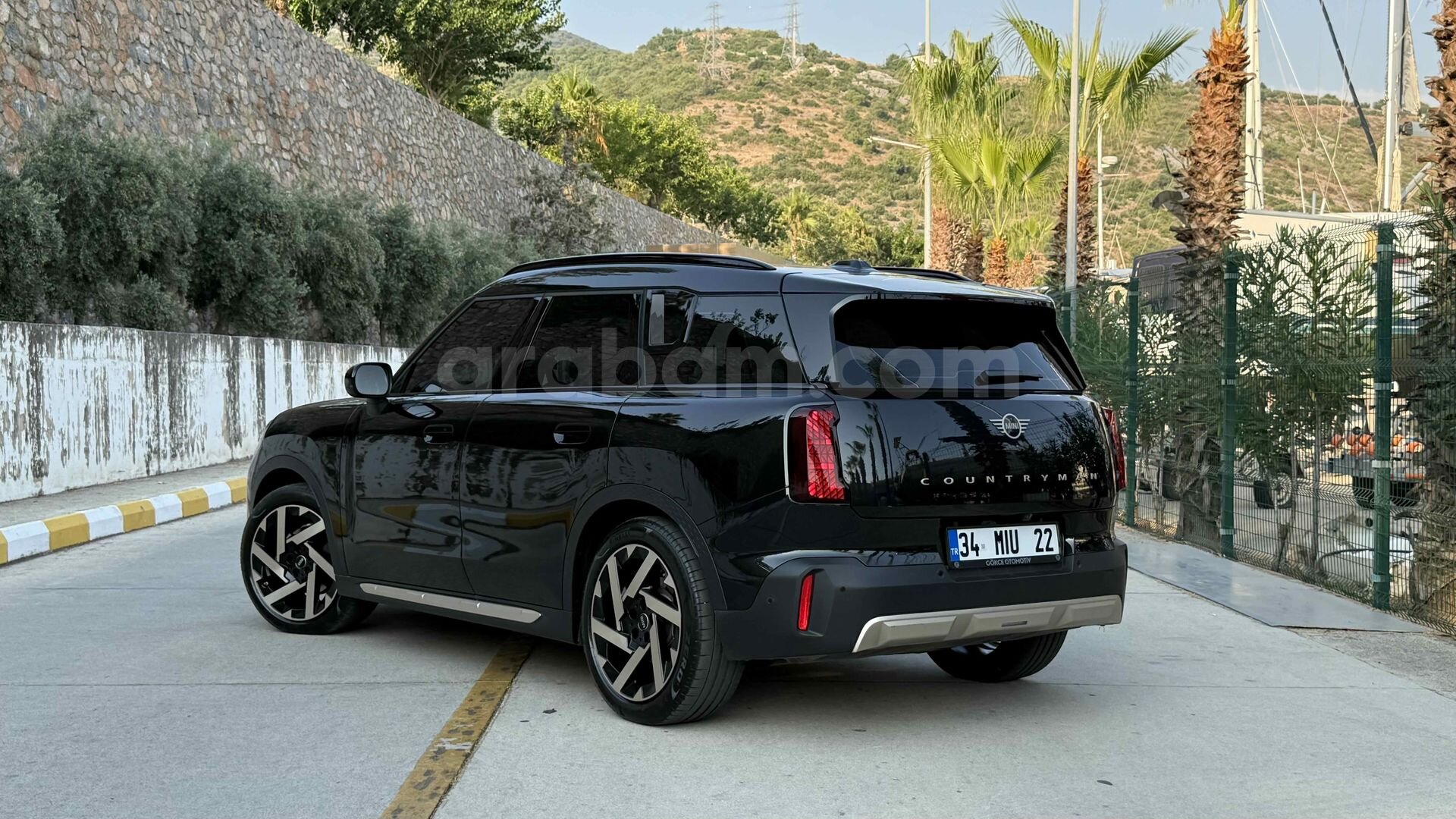Sahibinden Mini Countryman E Favoured 2024 Model 35.000 km Siyah 5