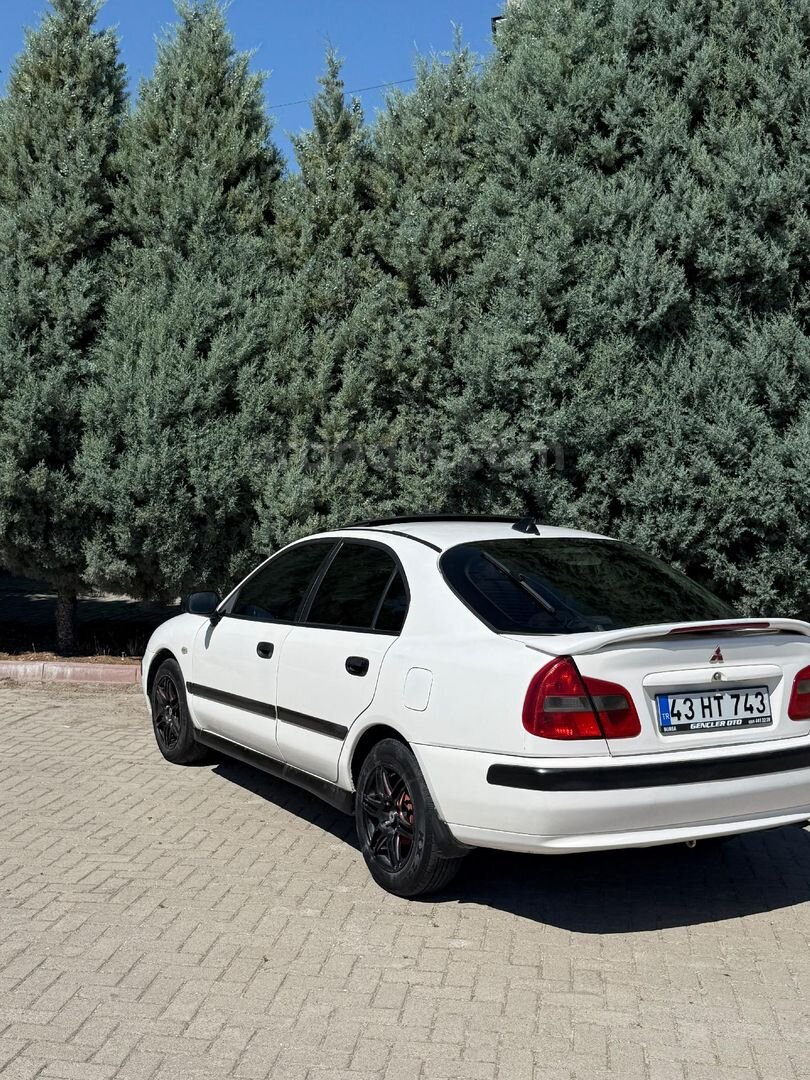 Sahibinden Mitsubishi Carisma 1.6 Avance 2000 Model Kütahya 335.000 km Beyaz 5