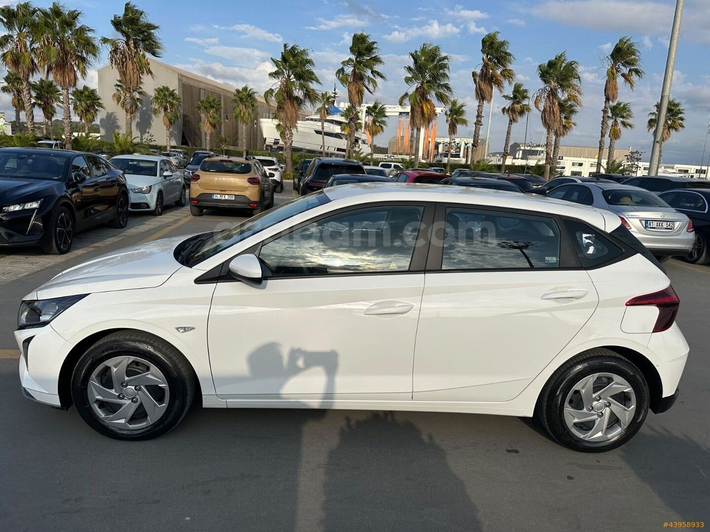Galeriden Hyundai i20 1.0 T-GDI Jump 2026 Model İstanbul 15.000 km Beyaz 7