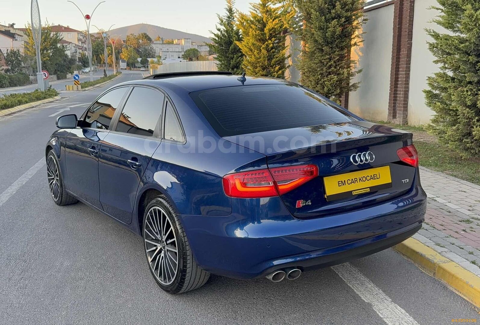 Galeriden Audi A4 Sedan 2.0 TDI 2014 Model Kocaeli 155.000 km Mavi 6