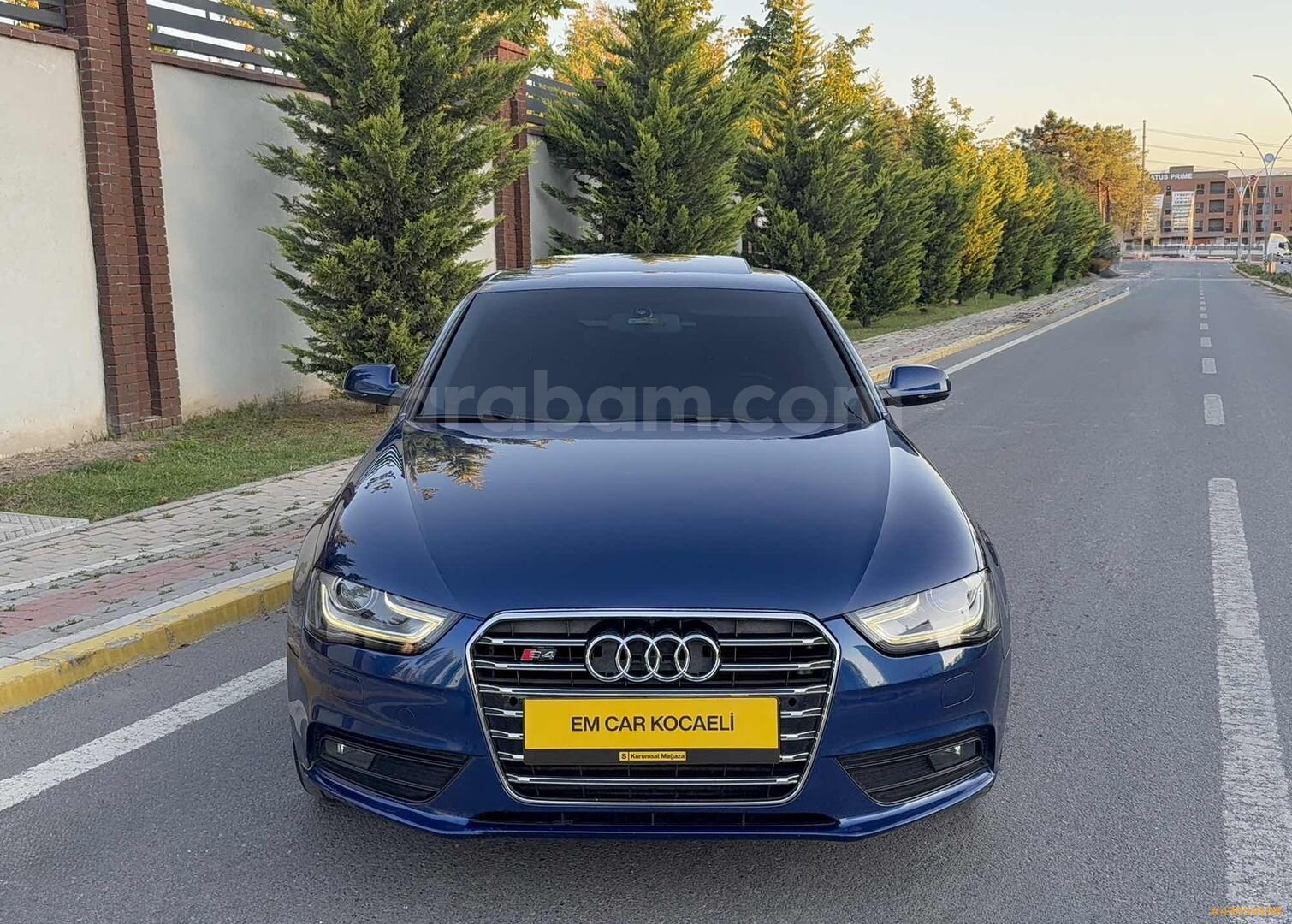 Galeriden Audi A4 Sedan 2.0 TDI 2014 Model Kocaeli 155.000 km Mavi 2