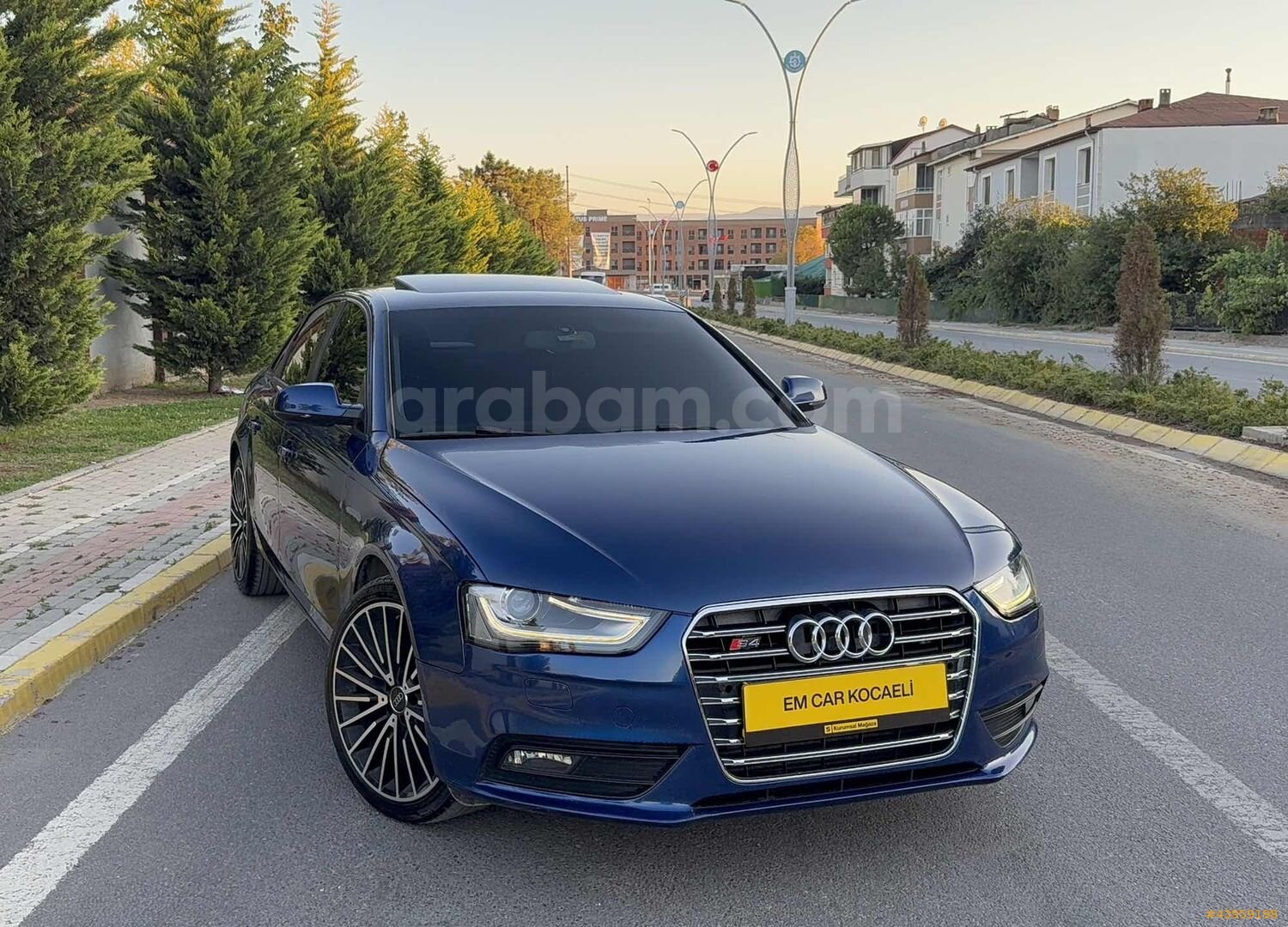 Galeriden Audi A4 Sedan 2.0 TDI 2014 Model Kocaeli 155.000 km Mavi 1