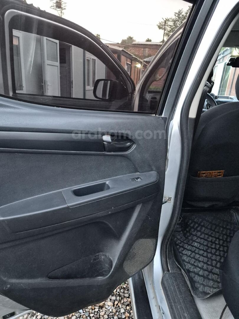 Sahibinden Isuzu D-Max 2.5 4x4 LTD 2017 Model 287.000 km Gri 3