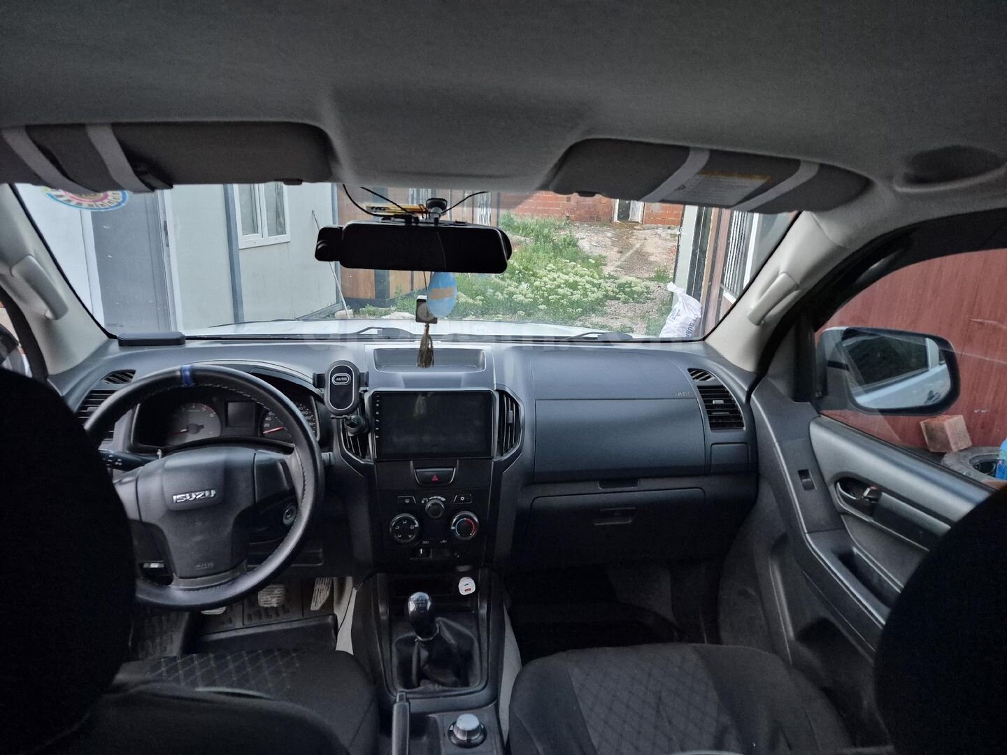 Sahibinden Isuzu D-Max 2.5 4x4 LTD 2017 Model 287.000 km Gri 1