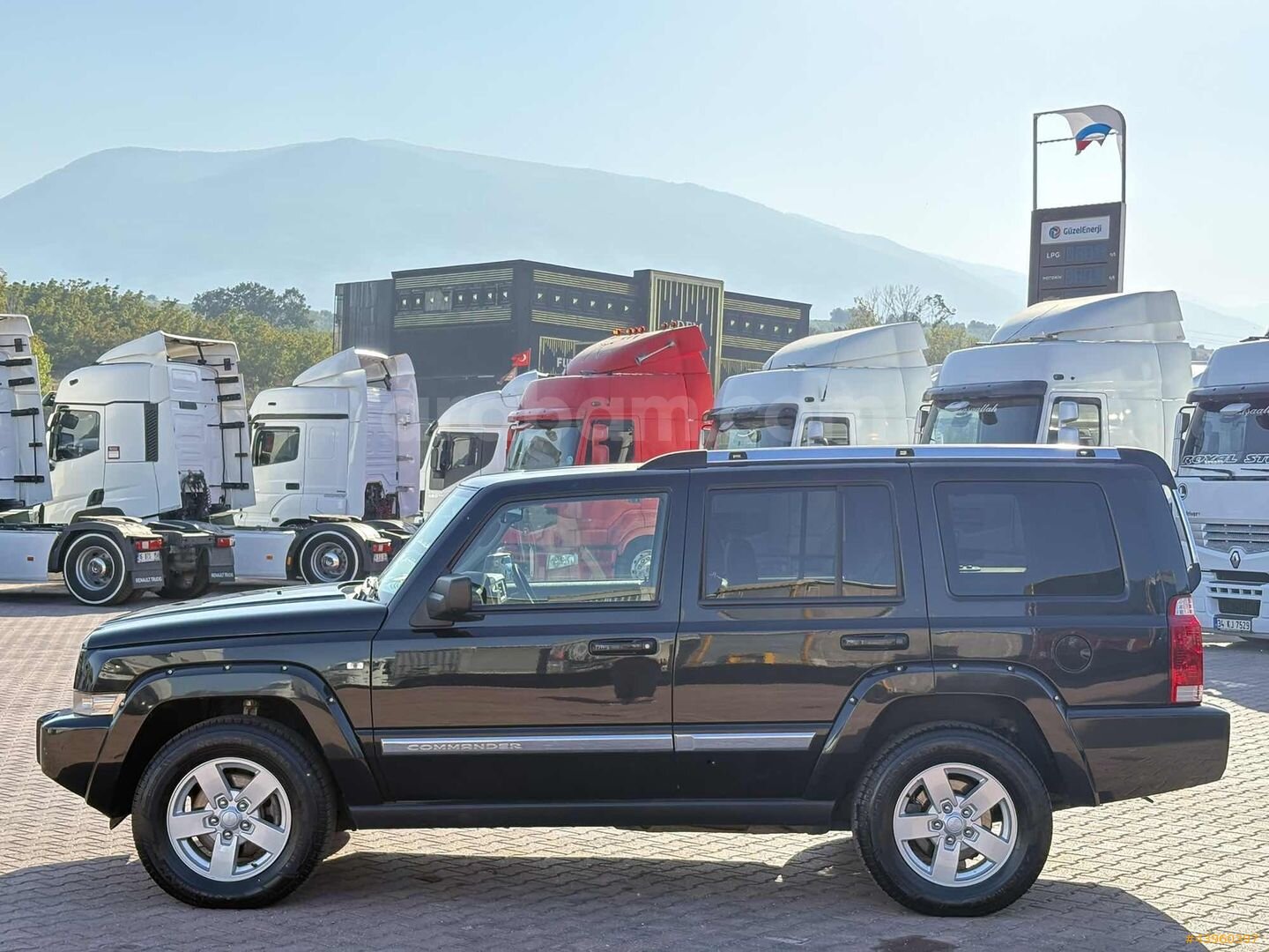 Galeriden Jeep Commander 3.0 CRD 2006 Model Bursa 308.220 km Siyah 4