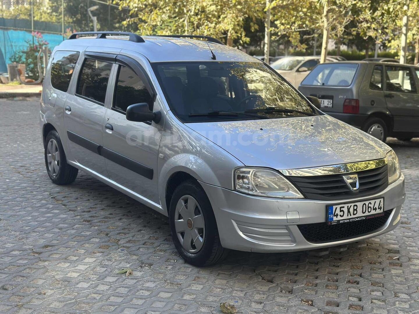 Otomobil ruhsatlı 7 kişilik dizel orijinal 148 binde 3
