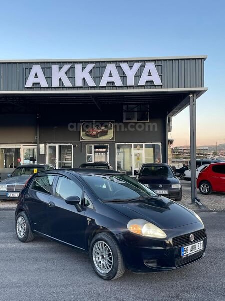 Galeriden Fiat Punto Grande 1.4 Fire Dynamic 2008 Model Sivas 329.000 km Lacivert 1