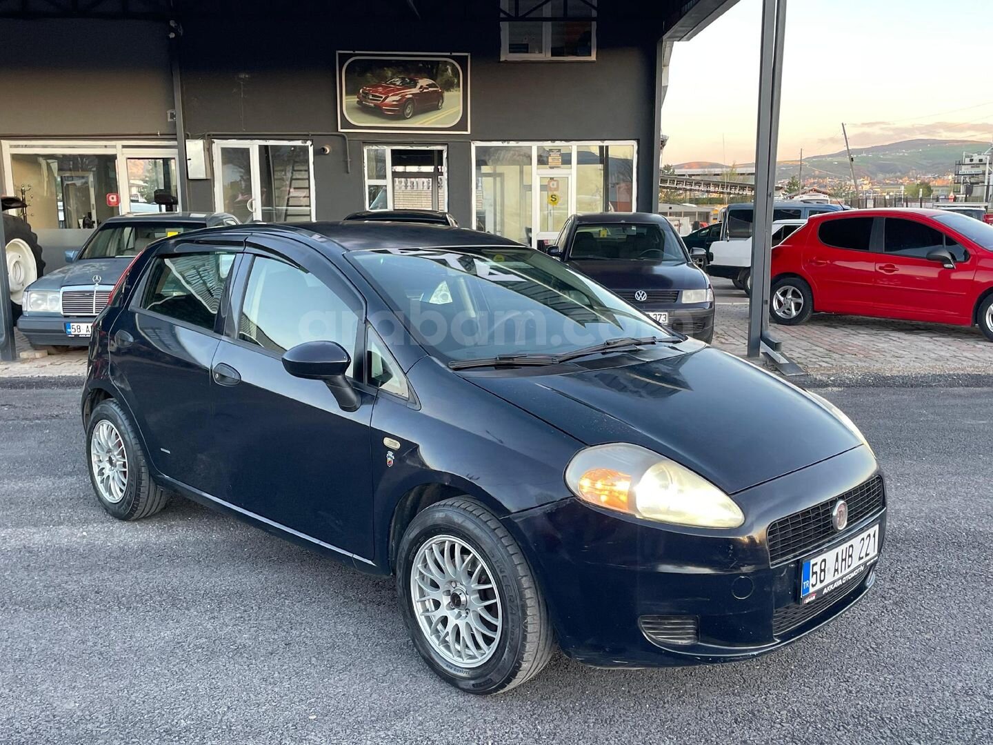 Galeriden Fiat Punto Grande 1.4 Fire Dynamic 2008 Model Sivas 329.000 km Lacivert 4