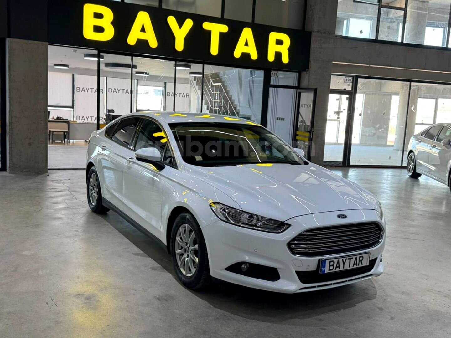 Galeriden Ford Mondeo 1.6 TDCi Style 2016 Model Ankara 186.254 km Beyaz 3
