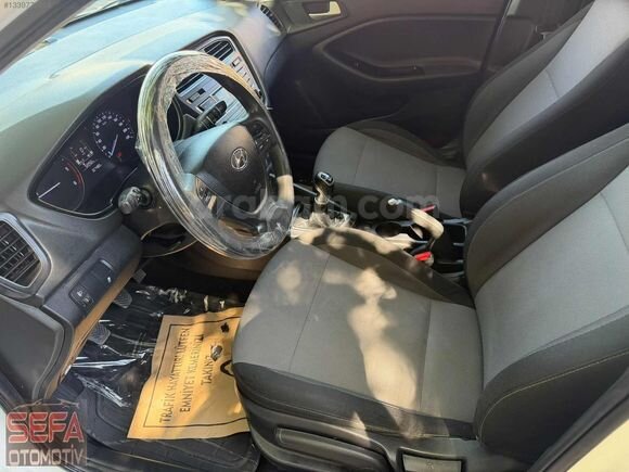 Galeriden Hyundai i20 1.4 CRDi Jump 2017 Model İzmir 298.000 KM