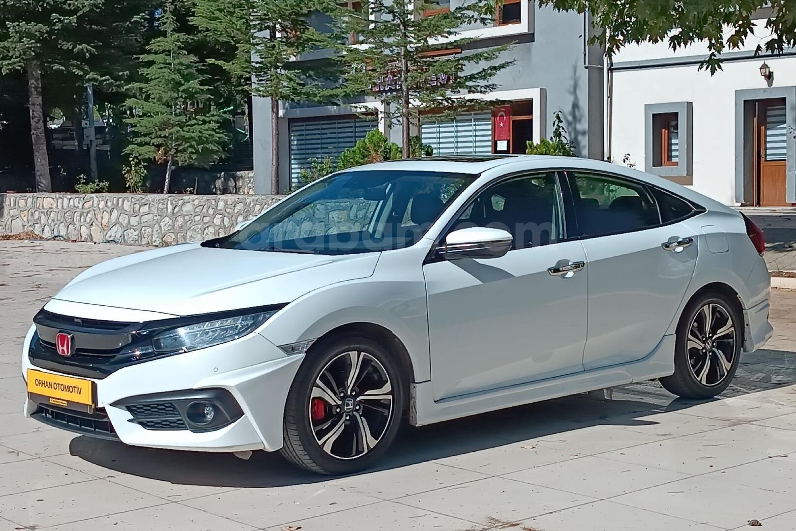 Galeriden Honda Civic 1.5 i-VTEC RS 2017 Model Karabük 130.000 km Beyaz 5
