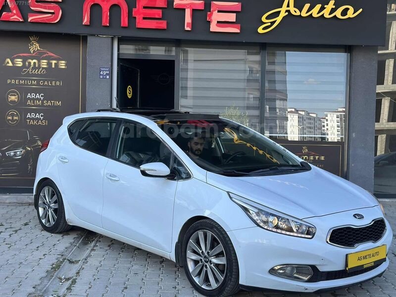 AS METE AUTO'DAN 2013 KIA CEED CAM TAVANLI HATASIZ AYARINDA