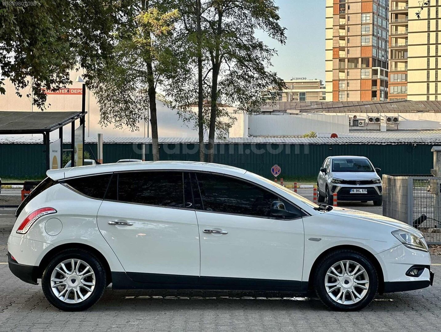 Galeriden Lancia Delta 1.6 MJet 2013 Model Bursa 94.000 km Beyaz 7