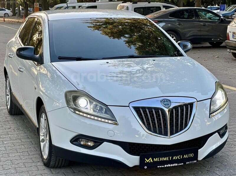 Galeriden Lancia Delta 1.6 MJet 2013 Model Bursa 94.000 km Beyaz