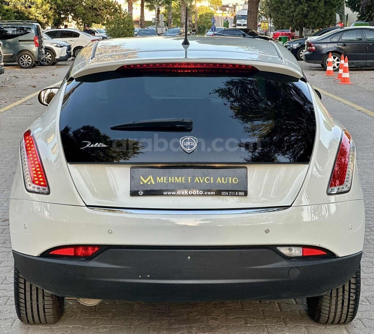 Galeriden Lancia Delta 1.6 MJet 2013 Model Bursa 94.000 km Beyaz 5