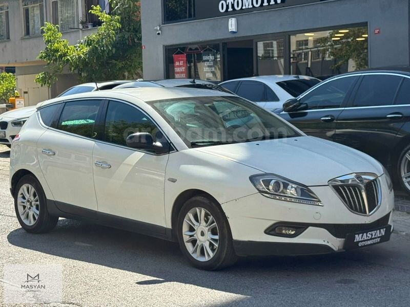 Galeriden Lancia Delta 1.6 MJet 2011 Model İstanbul 250.000 km Beyaz