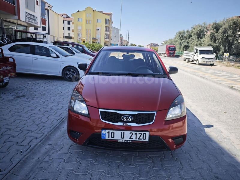 2011 1.5 CRDİ KİA RİO HATASİZ 230 BİN KM