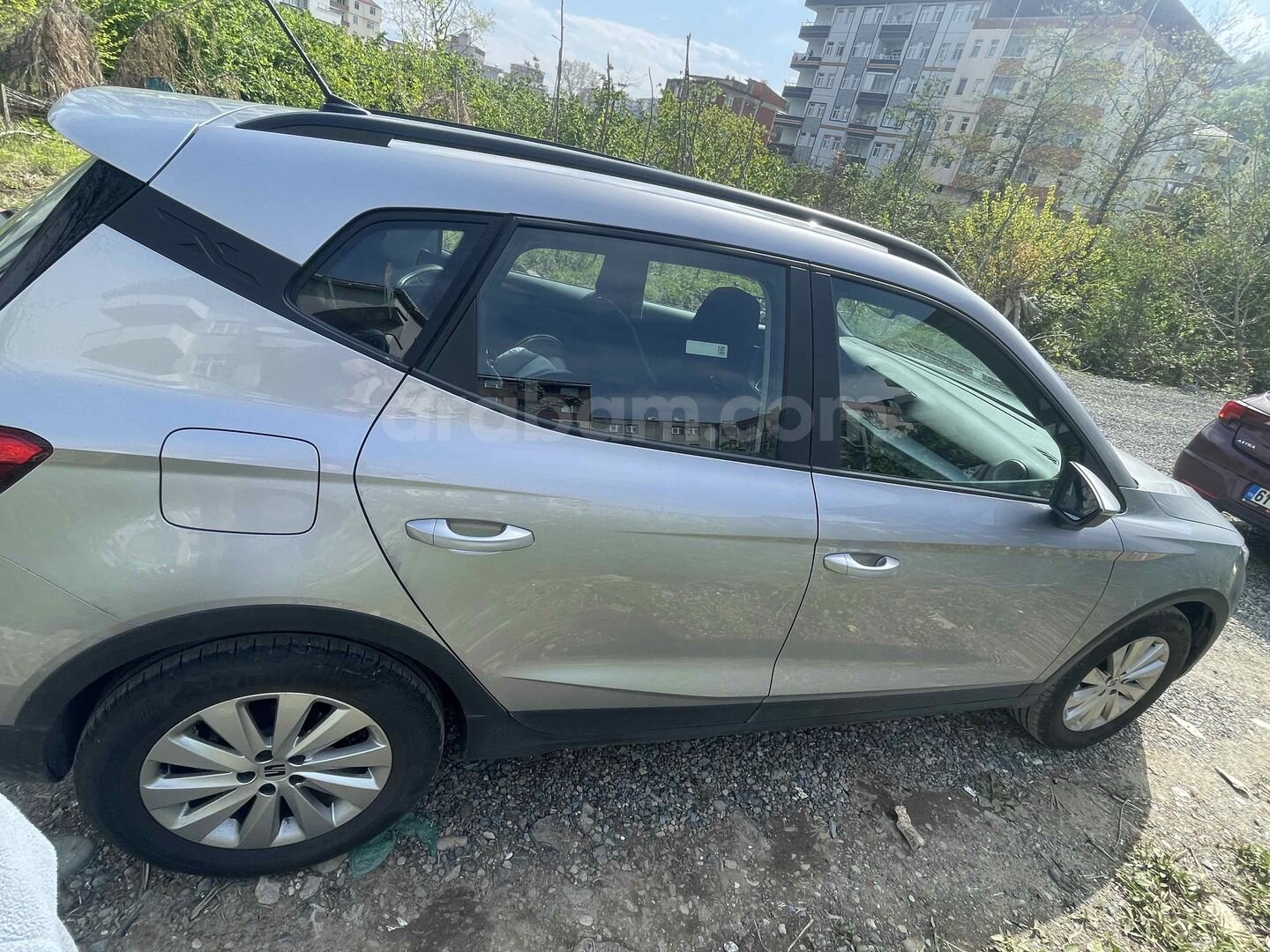 Sahibinden Seat Arona 1.0 EcoTSI Style 2024 Model Trabzon 61.000 km Gri (Gümüş) 3