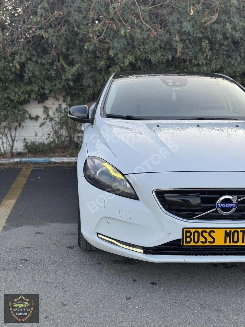 BOSS MOTORS 2014 VOLVO V40 1.6 D ADVANCE CAM TAVAN 215.000 KM 6