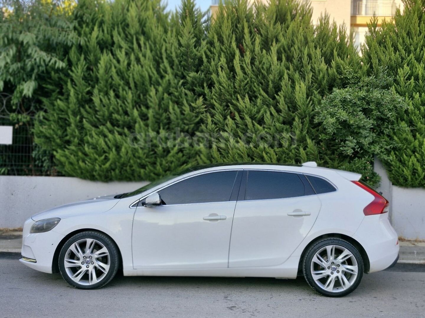 2013 MODEL/VOLVO V40 D2/CAM TAVANLI/TAKAS OLUR 6