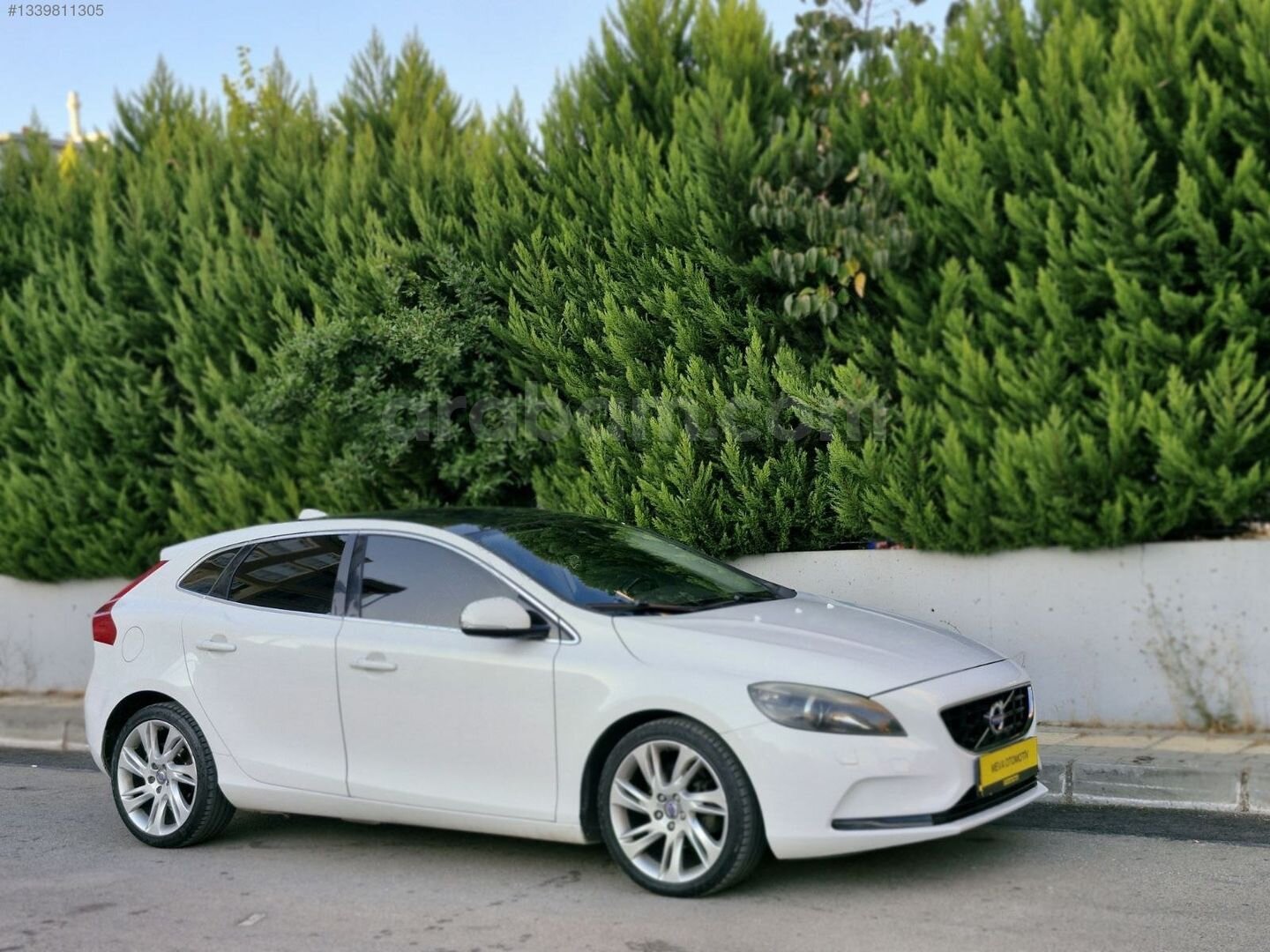 2013 MODEL/VOLVO V40 D2/CAM TAVANLI/TAKAS OLUR 1