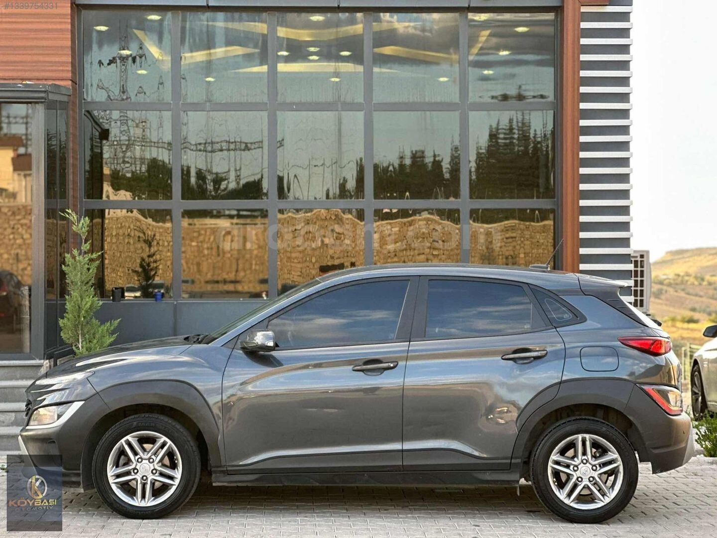 Galeriden Hyundai Kona 1.0 T-GDI Style 2022 Model Nevşehir 125.000 km Füme 4