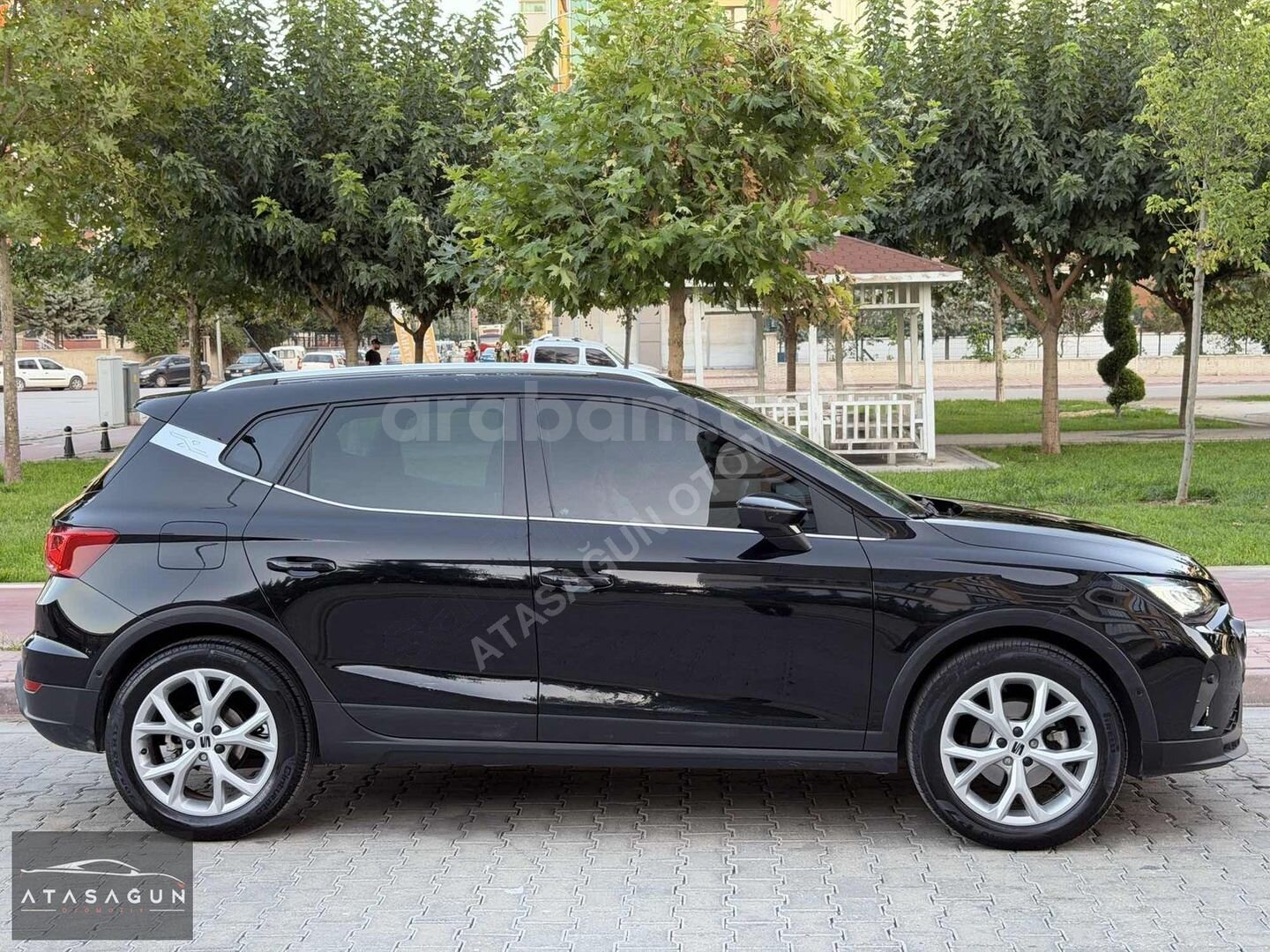 Galeriden Seat Arona 1.0 EcoTSI FR 2024 Model Konya 21.000 km Siyah 7