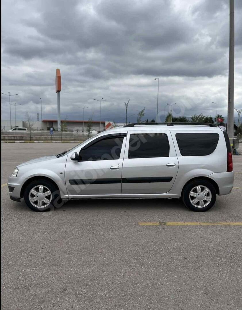 Sahibinden Dacia Logan 1.5 dCi MCV Laureate 2011 Model 6