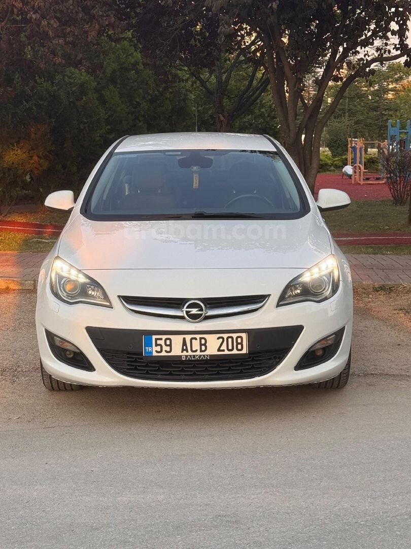 Galeriden Opel Astra 1.6 CDTI Sport 2016 Model Gaziantep 245.000 km Beyaz 1