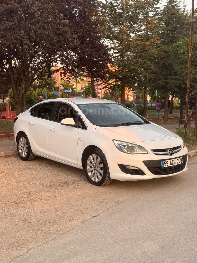 Galeriden Opel Astra 1.6 CDTI Sport 2016 Model Gaziantep 245.000 km Beyaz 2