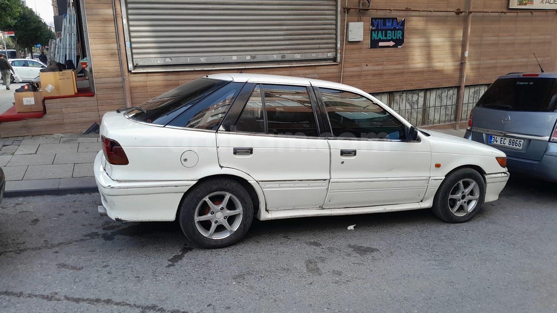 Sahibinden Mitsubishi Lancer 1.6 GLX 1992 Model 2