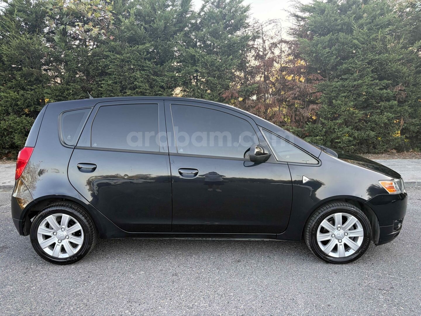 Sahibinden Mitsubishi Colt 1.3 Invite 2010 Model 124000 km Siyah 4
