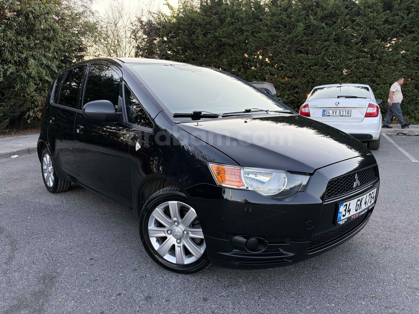 Sahibinden Mitsubishi Colt 1.3 Invite 2010 Model 124000 km Siyah 6