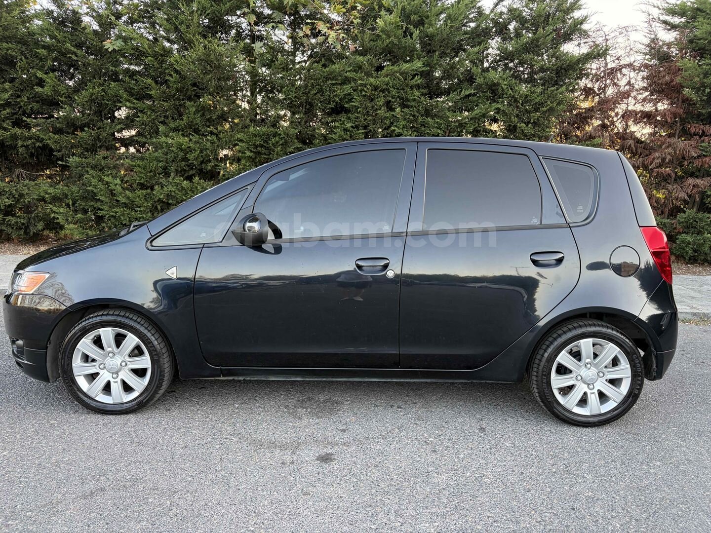 Sahibinden Mitsubishi Colt 1.3 Invite 2010 Model 124000 km Siyah 3