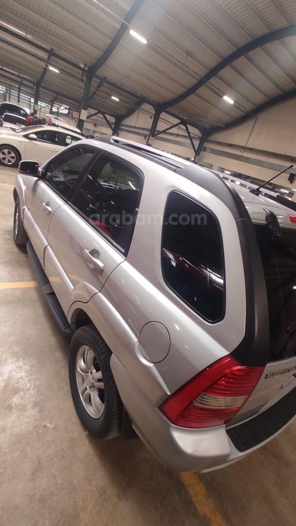 Sahibinden Kia Sportage 2.0 CRDi 4x4 EX 2006 Model 272.000 km Gri 4