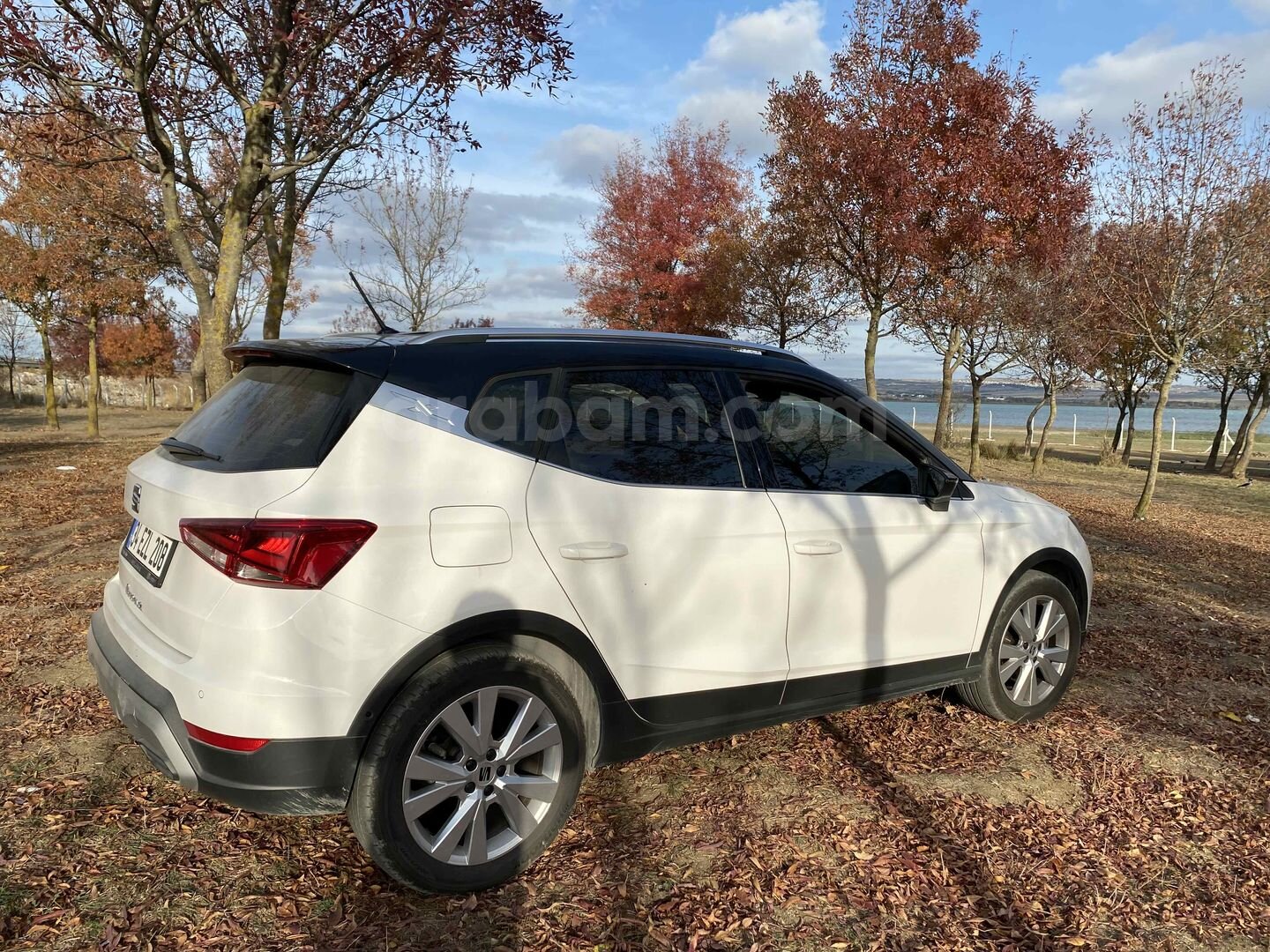 Sahibinden Seat Arona 1.0 EcoTSI Xperience 2021 Model İstanbul 123.000 km Beyaz 2