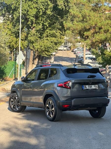 SAHİBİNDEN Renault Duster 1.6 E-Tech Techno 2025 Model 22.000 Km Gri