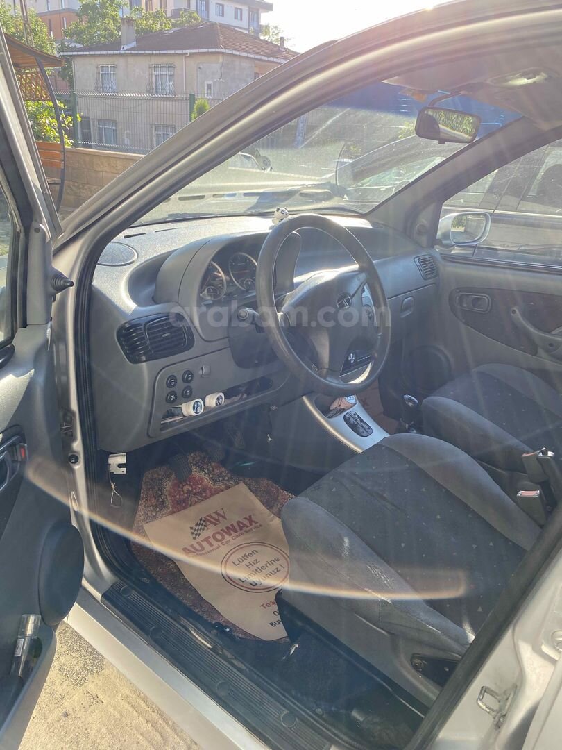 Sahibinden Tata Indica 1.4 TDI Trend 2005 Model İstanbul 243.000 km Gri 7