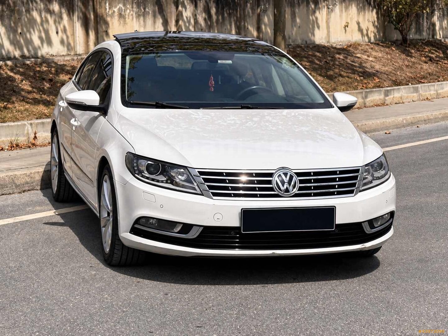 Galeriden Volkswagen VW CC 1.4 TSi Sportline 2014 Model İstanbul 236.000 km Beyaz 3