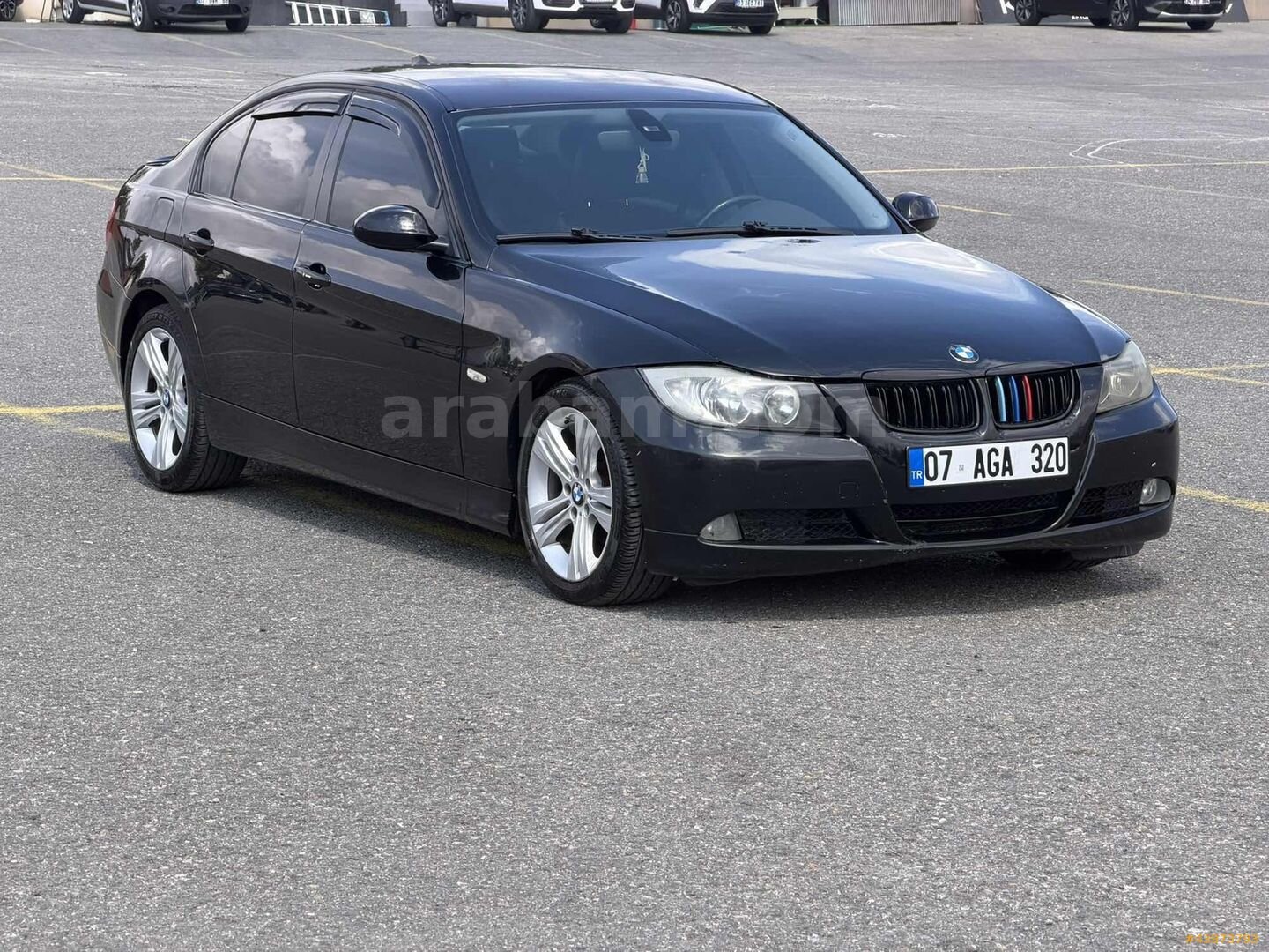 Galeriden BMW 3 Serisi 320i 2007 Model İstanbul 268.000 km Siyah 6